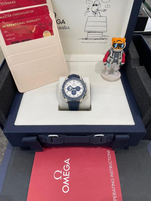 Omega Speedmaster Professional Moonwatch Anniversary Snoopy 310.32.42.50.02.001