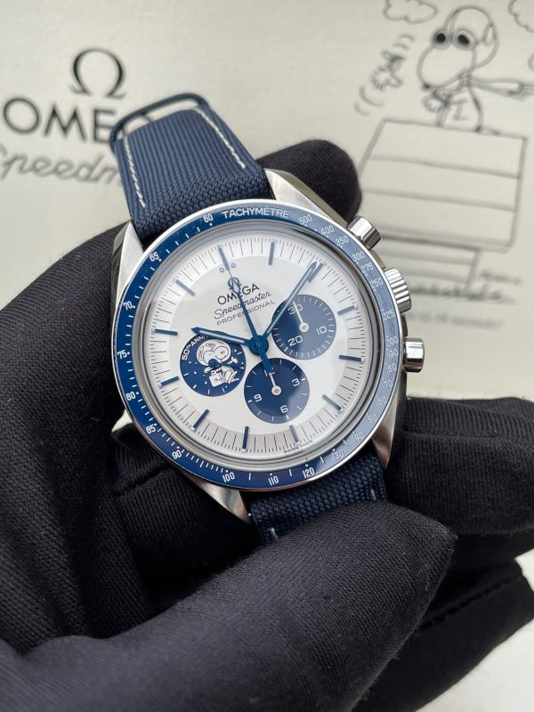 Omega Speedmaster Professional Moonwatch Anniversary Snoopy 310.32.42.50.02.001