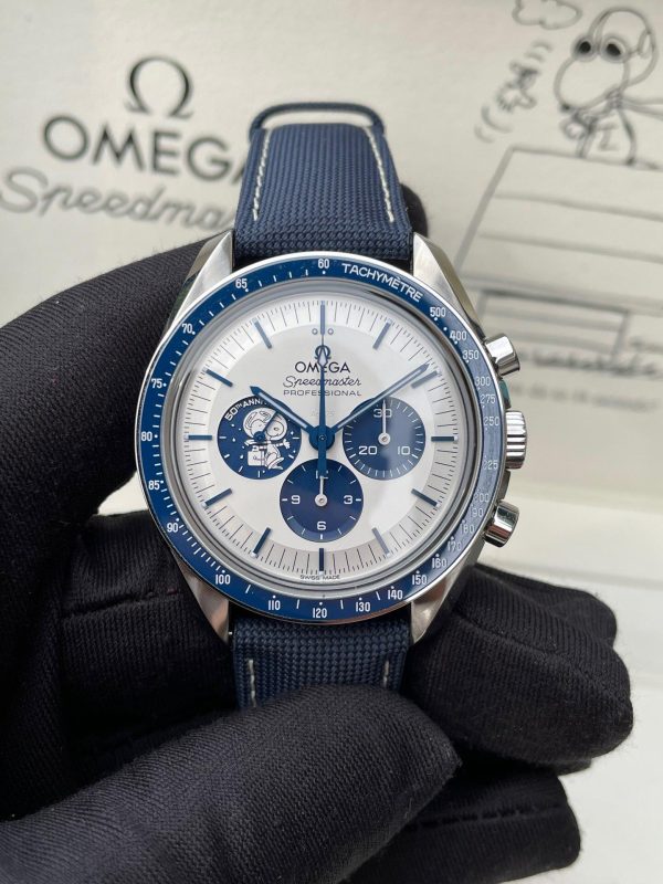 Omega Speedmaster Professional Moonwatch Anniversary Snoopy 310.32.42.50.02.001