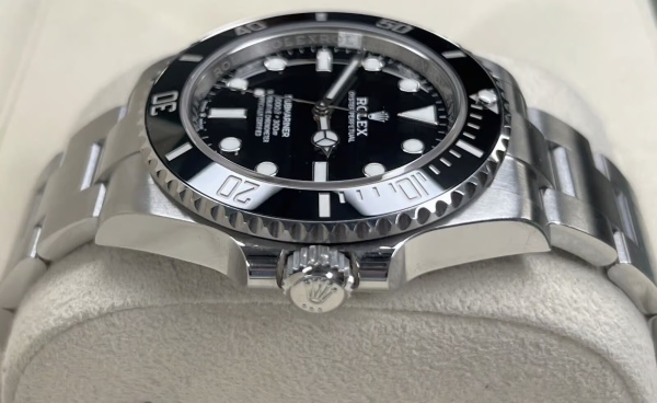 Rolex Submariner No Date 41 mm 124060 Black Dial
