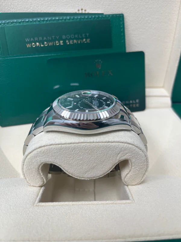Sky-Dweller 326934 Black Dial Oyster Bracelet