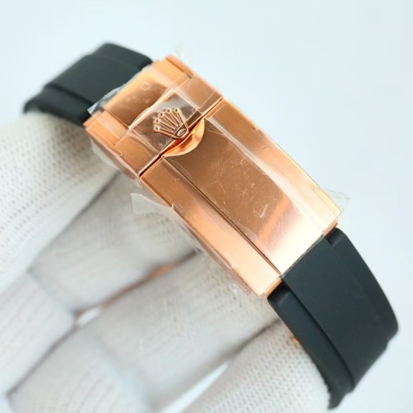 Daytona 116515 Rose Gold Oysterflex Black Dial