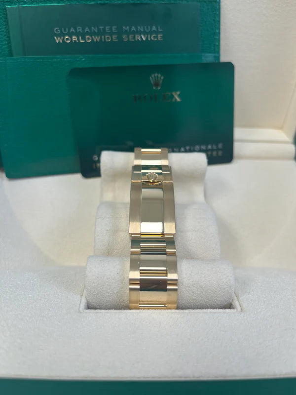 Daytona 116508 40mm Green Dial on YG Bracelet