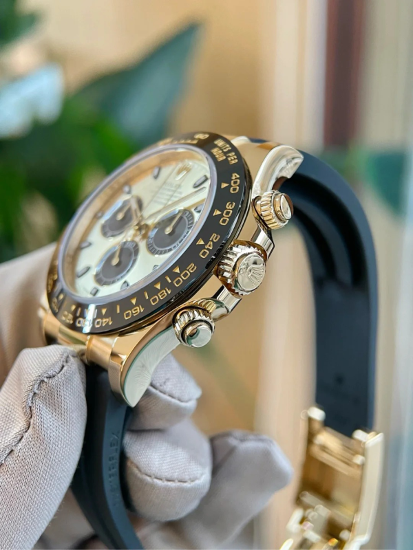 Rolex Cosmograph Daytona 116518 YG/Black Dial on Oysterflex Strap