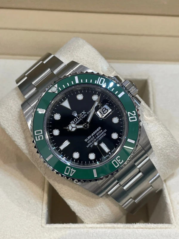 Submariner Date 126610LV“Starbucks”