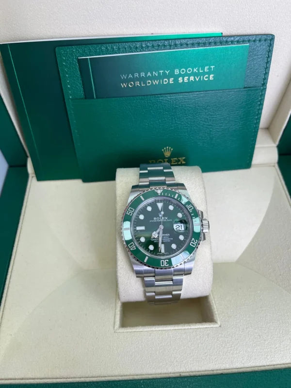 Submariner Date 116610LV “Hulk”