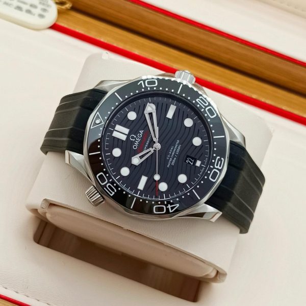 Omega Seamaster Diver 300M Master Co-Axial 42 Stainless Steel / Black / Rubber 210.32.42.20.01.001