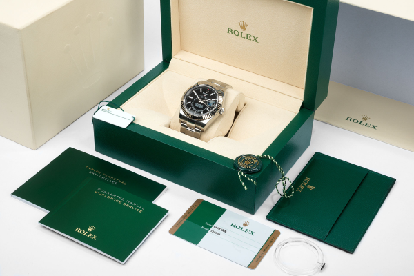 Sky-Dweller 326934 Black Dial Oyster Bracelet