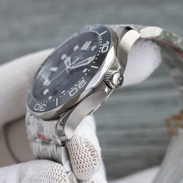 Omega Seamaster Diver 300M Master Co-Axial 210.30.42.20.01.001