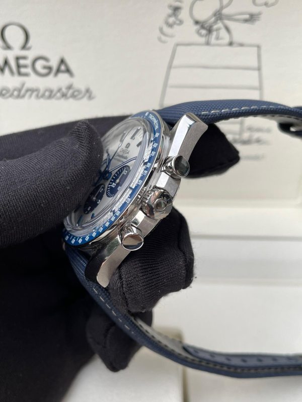 Omega Speedmaster Professional Moonwatch Anniversary Snoopy 310.32.42.50.02.001
