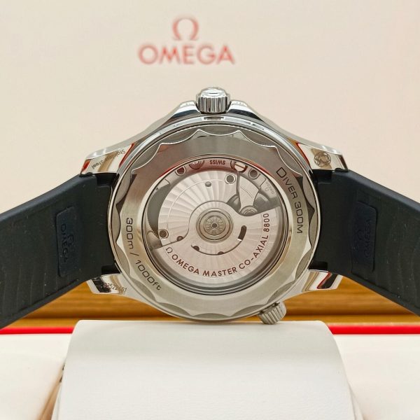 Omega Seamaster Diver 300M Master Co-Axial 42 Stainless Steel / Black / Rubber 210.32.42.20.01.001