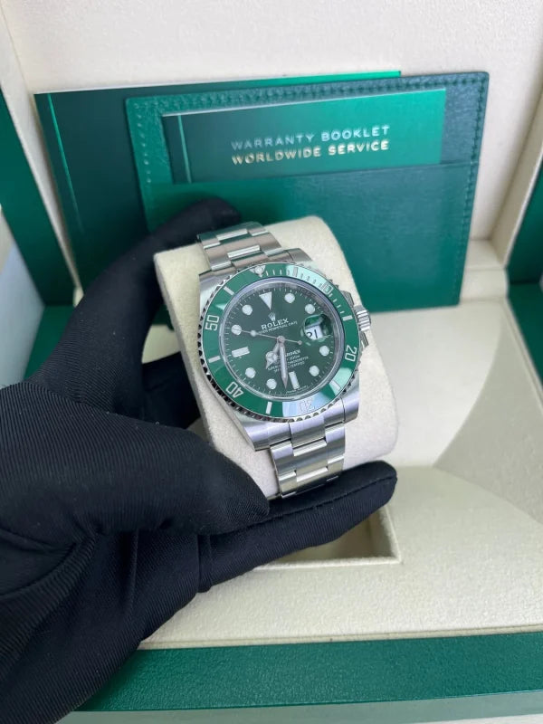 Submariner Date 116610LV “Hulk”