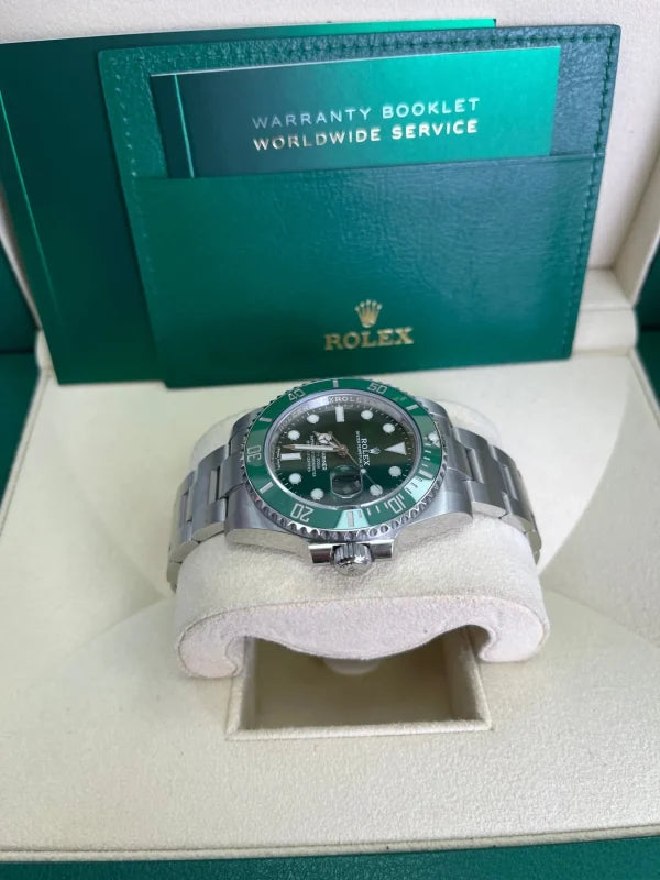 Submariner Date 116610LV “Hulk”