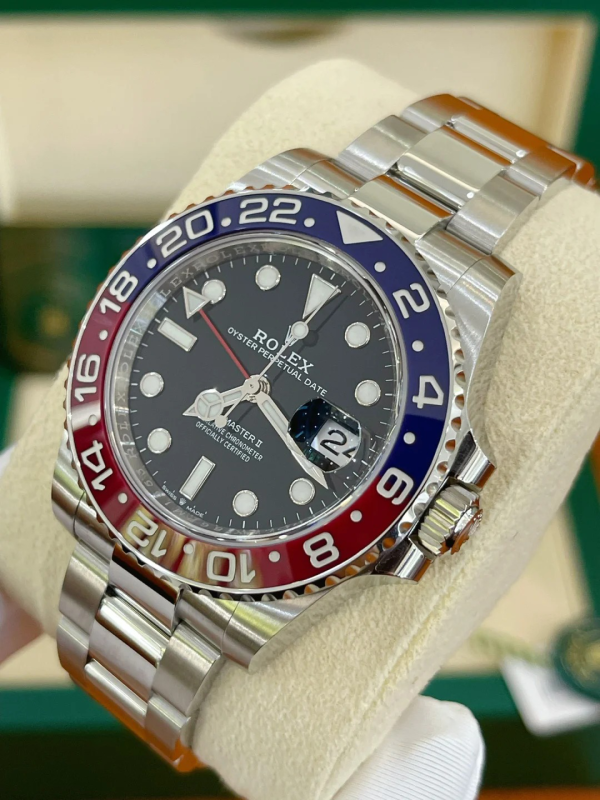 GMT-Master II 126710BLRO “Pepsi”