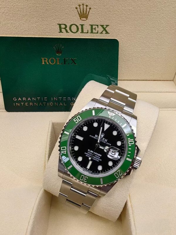 Submariner Date 126610LV“Starbucks”
