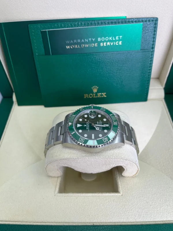 Submariner Date 116610LV “Hulk”